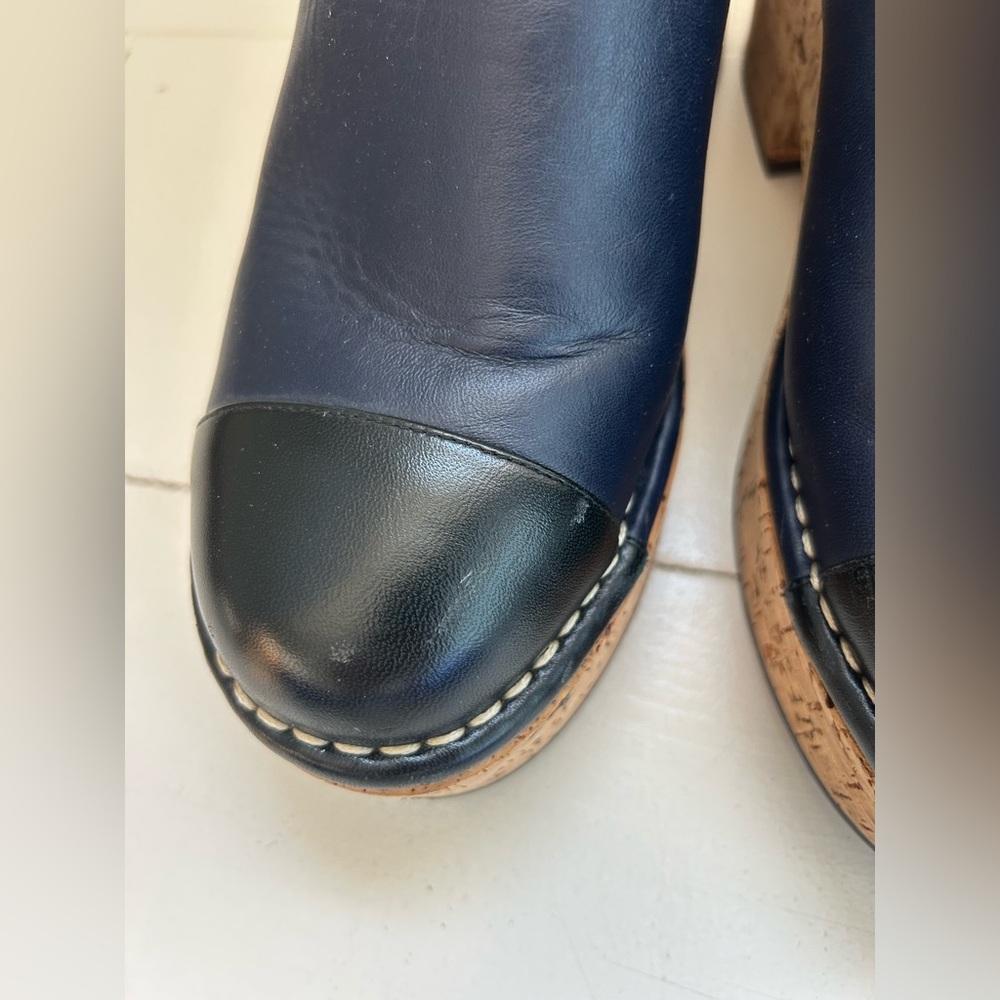 CHANEL Black and Navy Leather Clogs - Picture 3 of 13
